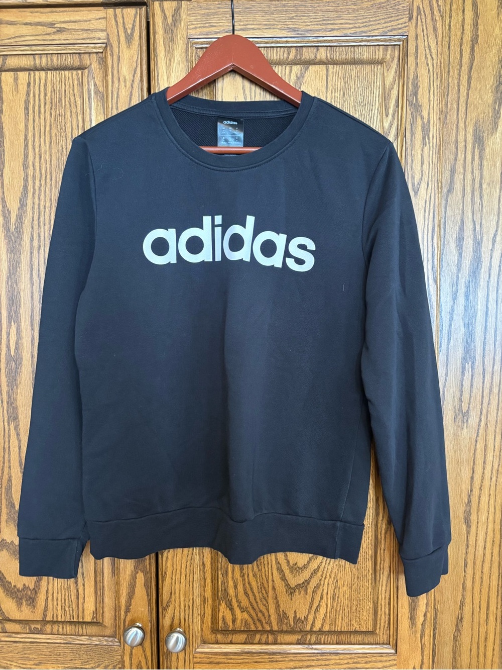 adidas women’s Black Crewneck Sweatshirt with Logo NWOT medium